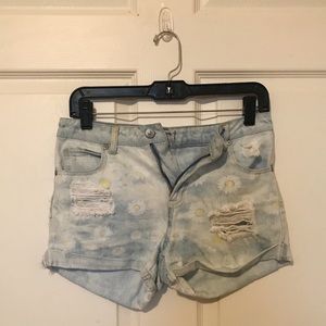 Delia’s | Floral Light Wash Shorts